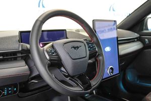 Ford Mustang Mach-E Premium AWD Ran. Están. (Bat. LFP) 232kW **Techo panorámico** - Foto 5