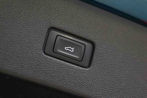Audi Q8 55 TFSIe 280kW (381CV) quattro tiptronic **Techo panorámico** - Foto 56