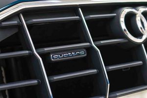 Audi Q8 55 TFSIe 280kW (381CV) quattro tiptronic **Techo panorámico** - Foto 17