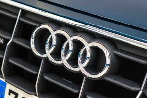 Audi Q8 55 TFSIe 280kW (381CV) quattro tiptronic **Techo panorámico** - Foto 12