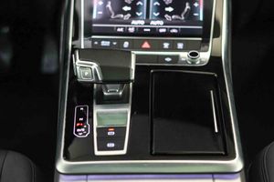 Audi Q8 55 TFSIe 280kW (381CV) quattro tiptronic **Techo panorámico** - Foto 47