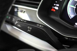 Audi Q8 55 TFSIe 280kW (381CV) quattro tiptronic **Techo panorámico** - Foto 42