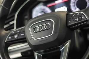 Audi Q8 55 TFSIe 280kW (381CV) quattro tiptronic **Techo panorámico** - Foto 39