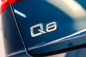 Audi Q8 55 TFSIe 280kW (381CV) quattro tiptronic **Techo panorámico** - Foto 13