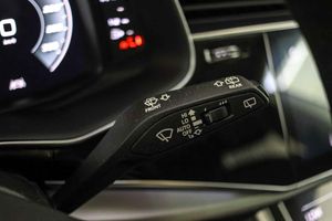 Audi Q8 55 TFSIe 280kW (381CV) quattro tiptronic **Techo panorámico** - Foto 43
