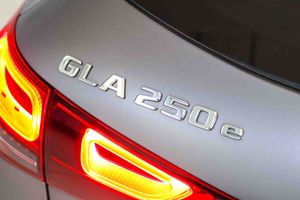 Mercedes GLA GLA 250 e - Foto 14