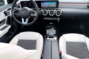 Mercedes Clase A A 180 d **Techo panorámico** - Foto 3