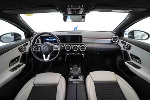Mercedes Clase A A 180 d **Techo panorámico** - Foto 33