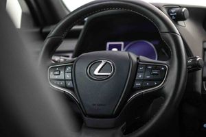 Lexus UX 2.0 250h Business - Foto 33