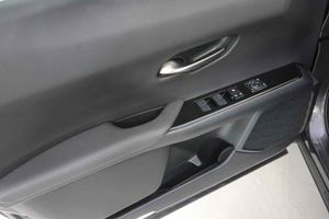 Lexus UX 2.0 250h Business - Foto 28