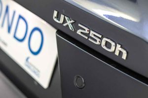 Lexus UX 2.0 250h Business - Foto 11