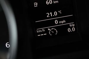 Volkswagen Golf 1.6 TDI 105 DSG Advance BMotion Tech - Foto 49