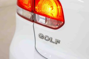 Volkswagen Golf 1.6 TDI 105 DSG Advance BMotion Tech - Foto 11