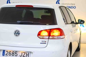 Volkswagen Golf 1.6 TDI 105 DSG Advance BMotion Tech - Foto 17