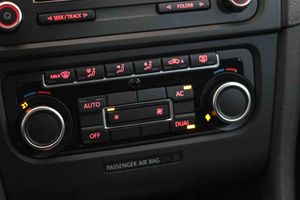 Volkswagen Golf 1.6 TDI 105 DSG Advance BMotion Tech - Foto 39
