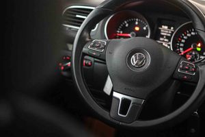 Volkswagen Golf 1.6 TDI 105 DSG Advance BMotion Tech - Foto 31