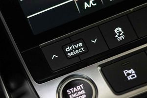 Audi Q7 55 TFSIe 280kW (381CV) quattro tiptronic - Foto 48