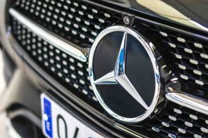 Mercedes Clase E E 220 d Coupé AMG Line **Techo solar** - Foto 8