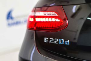 Mercedes Clase E E 220 d Coupé AMG Line **Techo solar** - Foto 11