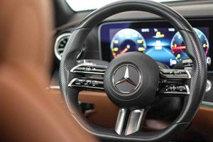 Mercedes Clase E E 220 d Coupé AMG Line **Techo solar** - Foto 39