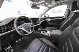 Volkswagen Touareg R-Line 3.0 TDI 170kW (231CV) Tip 4Motion **Techo panorámico** - Foto 25