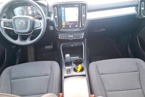 Volvo XC40 1.5 T4 Twin Recharge Core Auto - Foto 3