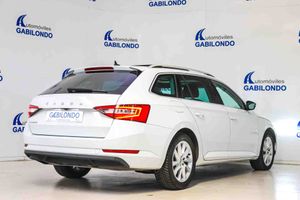 Skoda Superb Combi 2.0 TDI 110kW (150CV) DSG Ambition **Techo panorámico** - Foto 10