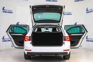 Skoda Superb Combi 2.0 TDI 110kW (150CV) DSG Ambition **Techo panorámico** - Foto 22