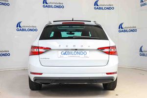 Skoda Superb Combi 2.0 TDI 110kW (150CV) DSG Ambition **Techo panorámico** - Foto 4