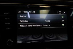 Skoda Superb Combi 2.0 TDI 110kW (150CV) DSG Ambition **Techo panorámico** - Foto 56