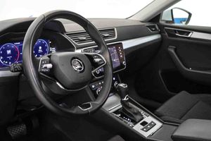 Skoda Superb Combi 2.0 TDI 110kW (150CV) DSG Ambition **Techo panorámico** - Foto 5