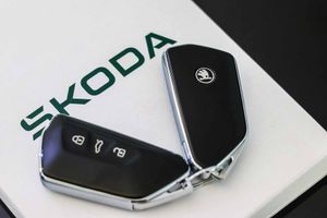 Skoda Octavia Combi 1.5 TSI 110kW DSG m-HEV Ambit - Foto 65