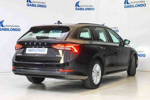 Skoda Octavia Combi 1.5 TSI 110kW DSG m-HEV Ambit - Foto 9