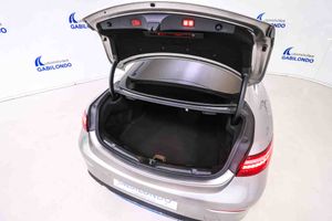 Mercedes Clase E Coupé E 350 **Modelo E 300 AMG Line** - Foto 53