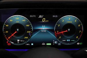 Mercedes Clase E Coupé E 350 **Modelo E 300 AMG Line** - Foto 44