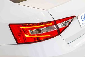 Skoda Superb Ambition 1.4 TSI iV P-HEV DSG - Foto 19