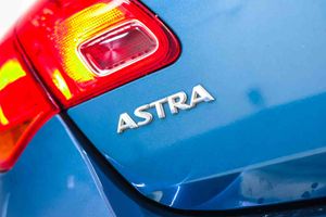 Opel Astra 1.6 CDTi 110 CV Excellence - Foto 11