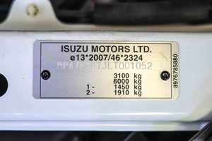 Isuzu D-Max Crew N60 BB 4x4 M/T - Foto 8