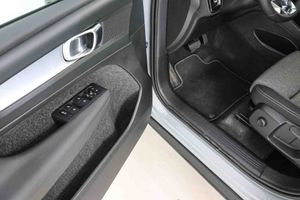 Volvo XC40 2.0 B3 G Core Auto - Foto 31