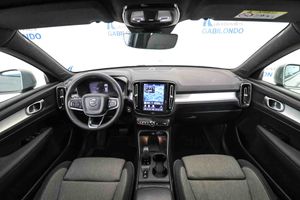 Volvo XC40 2.0 B3 G Core Auto - Foto 33