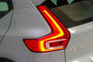 Volvo XC40 2.0 B3 G Core Auto - Foto 19