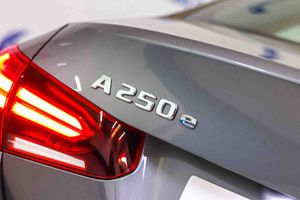 Mercedes Clase A A 250 e Sedán - Foto 18