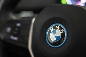 BMW X1 xDrive25e Techo panorámico - Foto 46