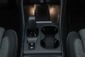 Volvo XC40 2.0 B3 G Essential Auto - Foto 42