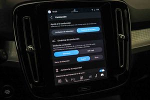 Volvo XC40 2.0 B3 G Essential Auto - Foto 56