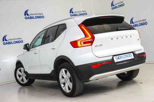 Volvo XC40 2.0 B3 G Essential Auto - Foto 17