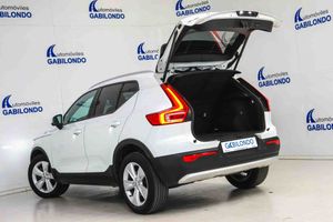 Volvo XC40 2.0 B3 G Essential Auto - Foto 23