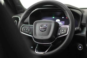 Volvo XC40 2.0 B3 G Essential Auto - Foto 35