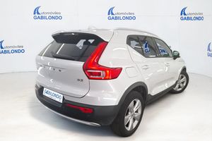 Volvo XC40 2.0 B3 G Essential Auto - Foto 8