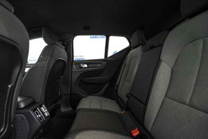 Volvo XC40 2.0 B3 G Essential Auto - Foto 45